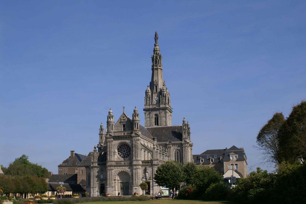 La Basilique Sainte-Anne d'Auray extérieur